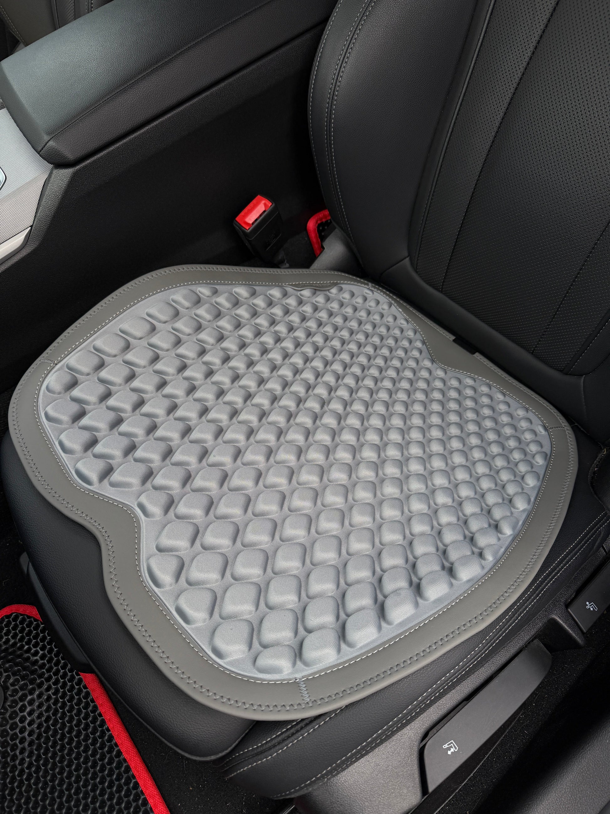Universal Car Seat Cushion - image 8